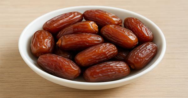 ruyada-kuru-hurma-gormek rüyada kuru hurma görmek